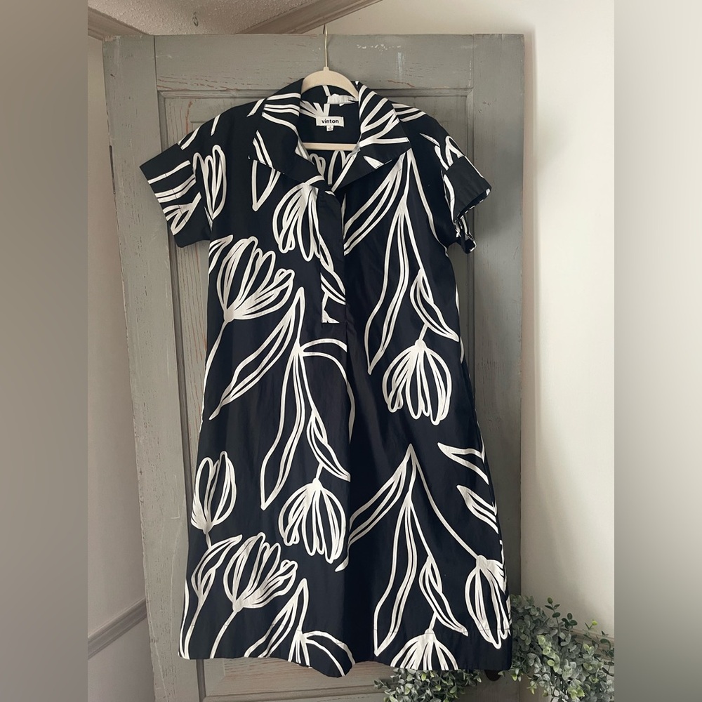 Short-Sleeve Swing Tunic Dress. Size Small
